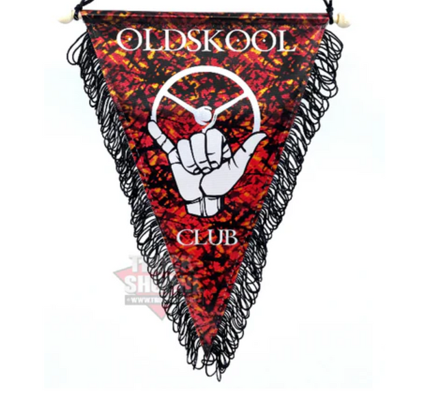 Pennant: Oldskool Club Pluche Red